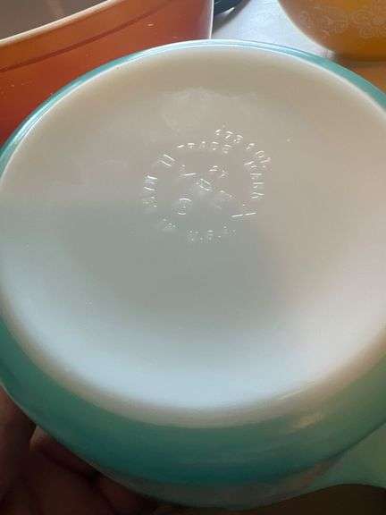Pyrex Mixing Bowls - Three