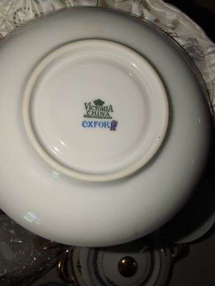 Victoria China Czechoslovakia Oxford Dinnerware Set