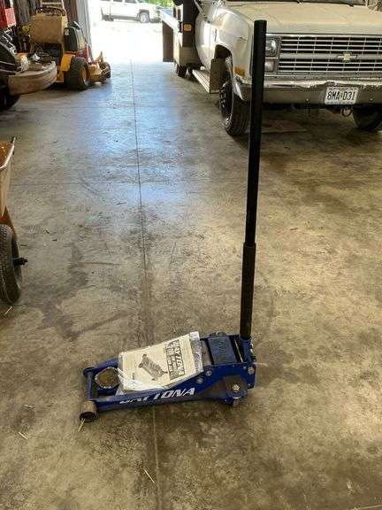 Daytona Low Profile Long Reach Floor Jack image