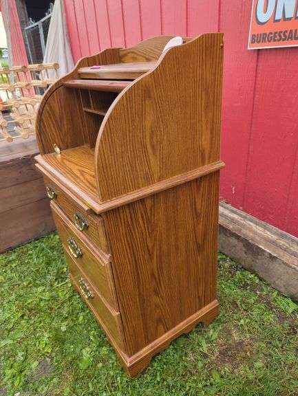 Riverside Furniture Roll Top Desk with Drawers