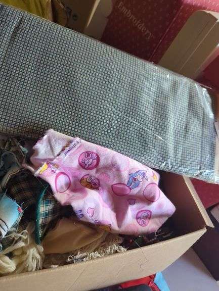 Fabric Lot with Quilt and Sewing Patterns