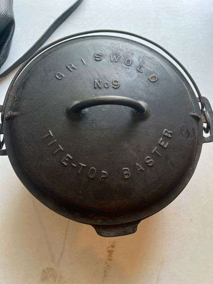 Griswold No. 9 Tite-Top Baster Cast Iron Dutch Oven