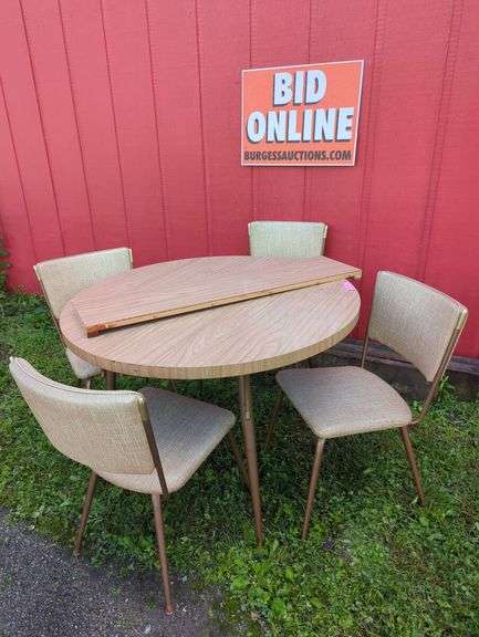 Mid-Century Modern Dining Table and Chairs