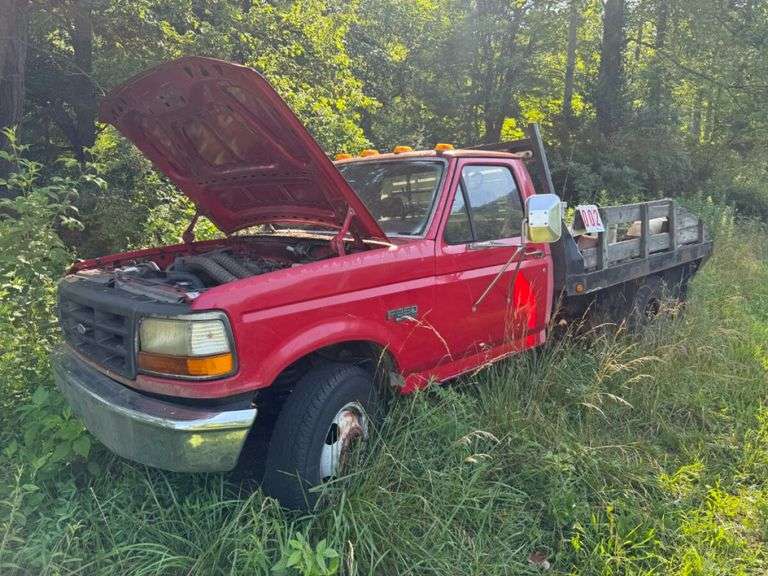 1995 Red Ford F-350 Flatbed Truck - 5.0L or 5.8L Engine