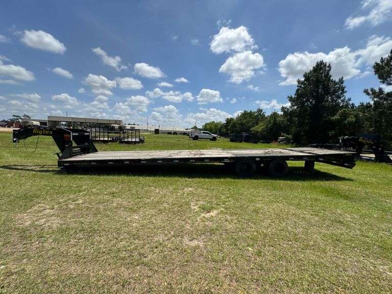 2021 BigTex 22GN-30BK+5MR Gooseneck Trailer, VIN: 16V3F4326M6084204, Salvage Title