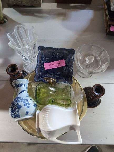 Mixed Lot of Decorative Glass and Ceramic Items
