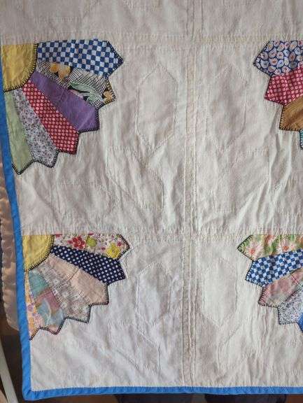 Handmade Fan Quilt with Colorful Fabric