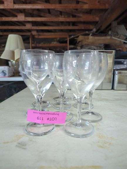 8 Clear Stemmed Wine Glasses