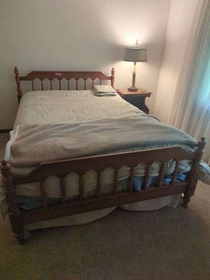 Full Size Spindle Bed with Mattress