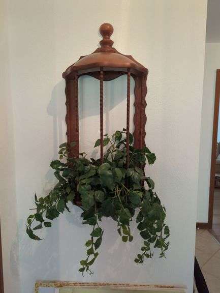 Entryway Cabinet, Lamp, Mirror and Wall Planter