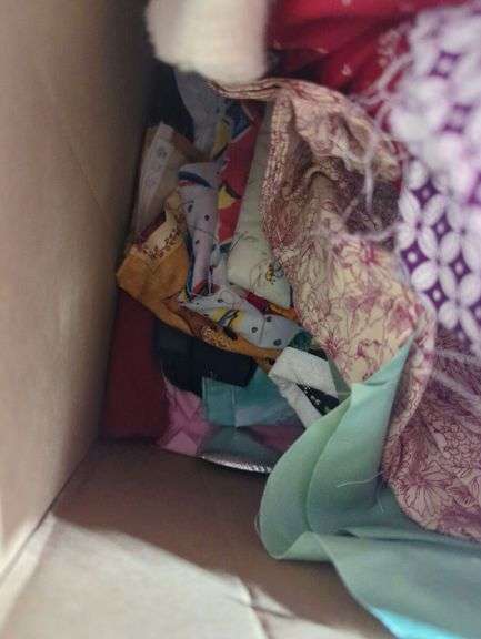 Fabric Lot with Quilt and Sewing Patterns