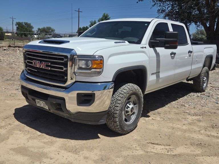 2019 GMC Sierra 2500HD Duramax Diesel 4x4 Truck with Fuel Tank
