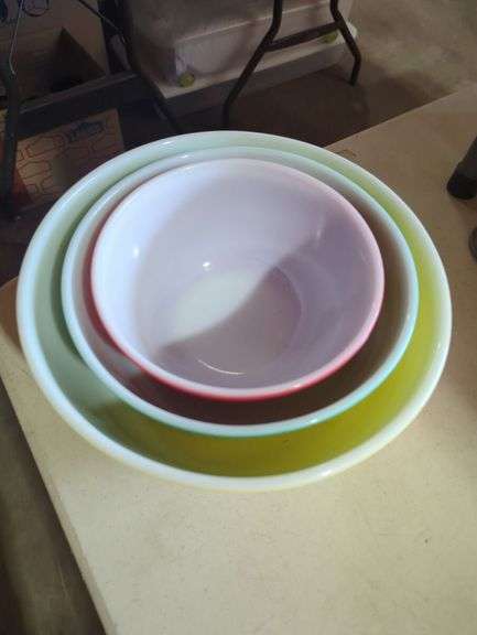 Pyrex Primary Colors Mixing Bowl Set