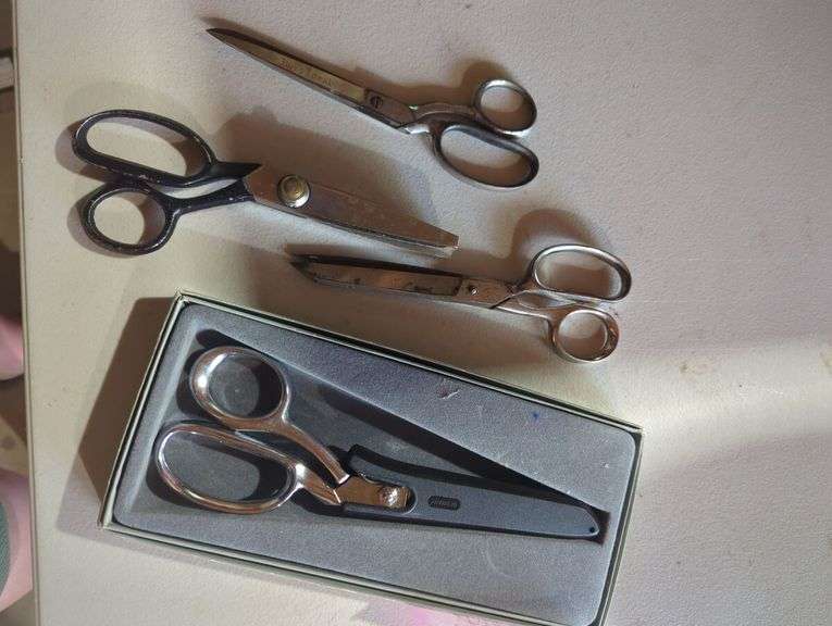 Lot of Assorted Sewing Scissors Including Gingher and Wiss Ideal
