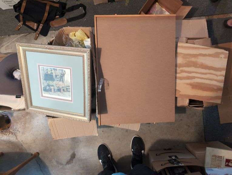 Mixed Box Lot: Home Goods, Decor, & Vintage Magnavox Speaker