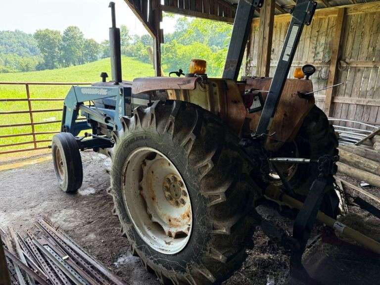 Ford 195 Tractor with Loader