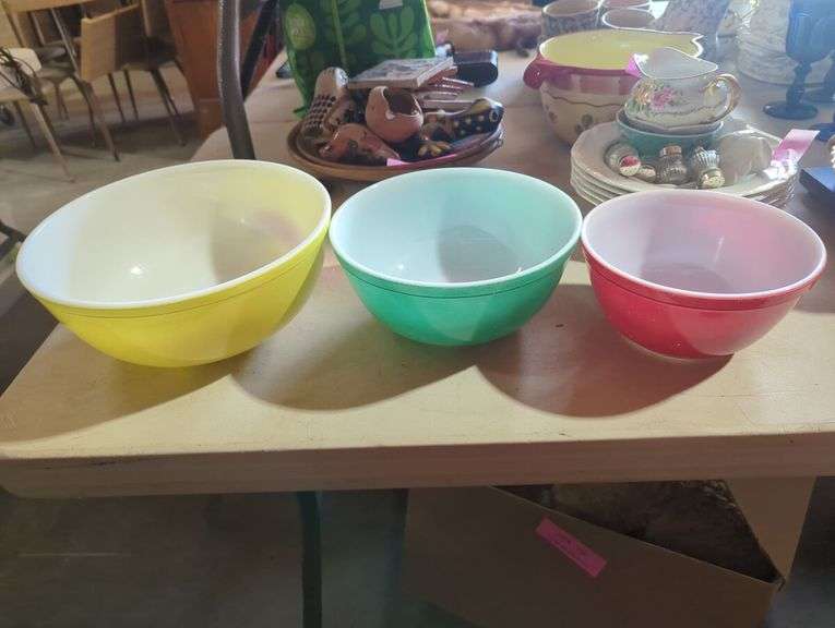 Pyrex Primary Colors Mixing Bowl Set