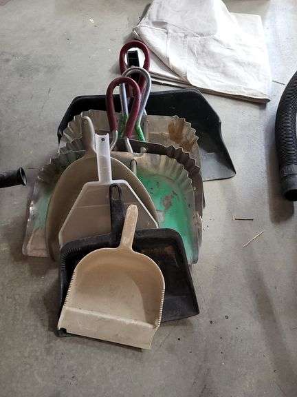 Lot of Assorted dust pans