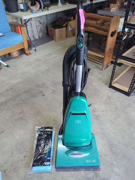 Riccar Vibrance R10S Vacuum Cleaner with Extra Bags