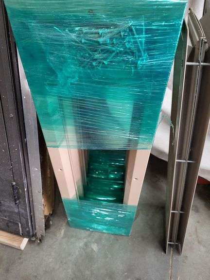 1 wired glass sealed window, 5 frames with no glass