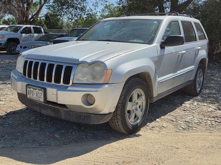 Silver 2007 Jeep Grand Cherokee 4x4 Limited 3.0L Diesel SUV