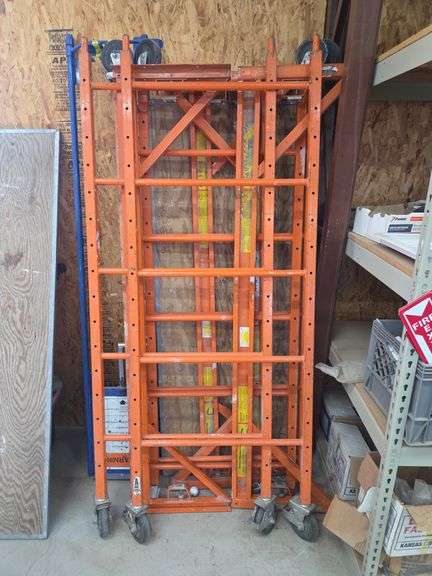 Rolling Scaffolding with Platform