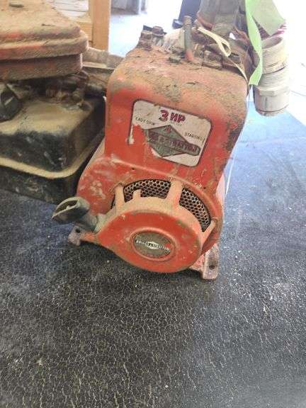 Briggs & Stratton 3 HP Engine with Pump
