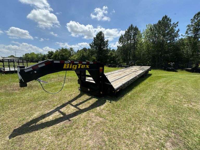 2021 BigTex 22GN-30BK+5MR Gooseneck Trailer, VIN: 16V3F4326M6084204, Salvage Title