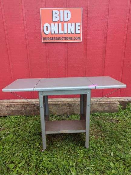 Foldable Metal Typing Table