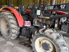 Zetor 3341 tractor with front loader