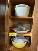 Mixed Kitchen Lot: Pyrex Bowls, Apple Pie Plate, and Strainers