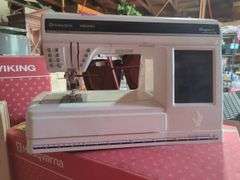 Husqvarna Viking Designer I Embroidery Machine with Case