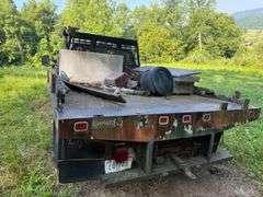 2005 Ford F-350 Super Duty Flatbed Truck