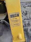 Uline Pallet Truck - 5500 Lb Capacity