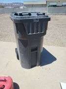 IPL Wheeled Trash Can