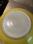 Mixed Kitchen Lot: Pyrex Bowls, Apple Pie Plate, and Strainers