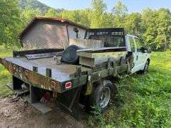 2005 Ford F-350 Super Duty Flatbed Truck