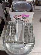 Leyse 8qt Steamer/Rice Cooker & Westinghouse Ice Cube Trays