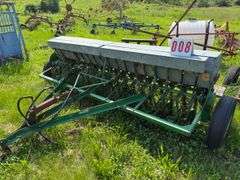 John Deere 5447 Grain Drill Planter