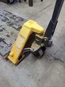 Uline Pallet Truck - 5500 Lb Capacity