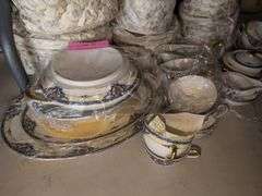 Victoria China Czechoslovakia Oxford Dinnerware Set