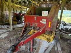 New Holland BR7050 Round Hay Baler