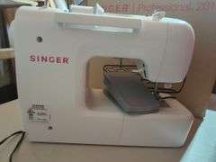 Singer Professional 2010 Sewing Machine
