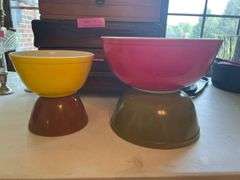Set of Four Pyrex Mixing Bowls