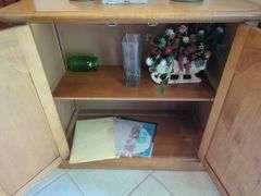 Entryway Cabinet, Lamp, Mirror and Wall Planter
