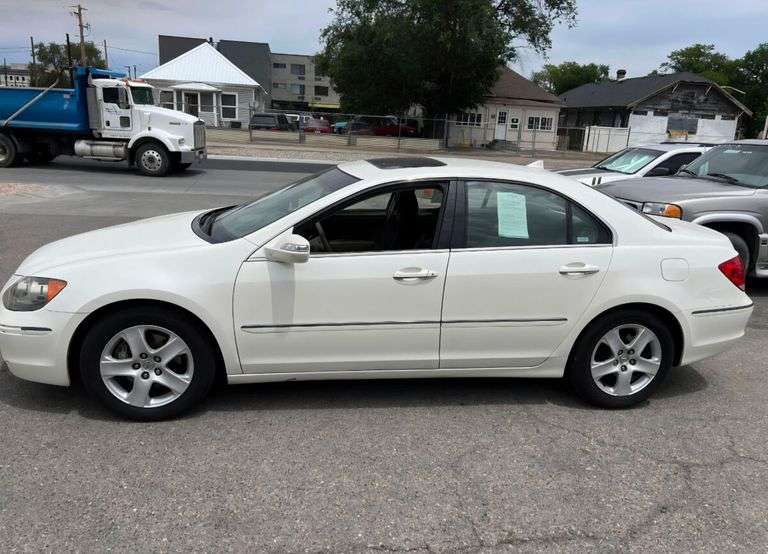 2006 Acura RL Sedan with AWD and Navigation