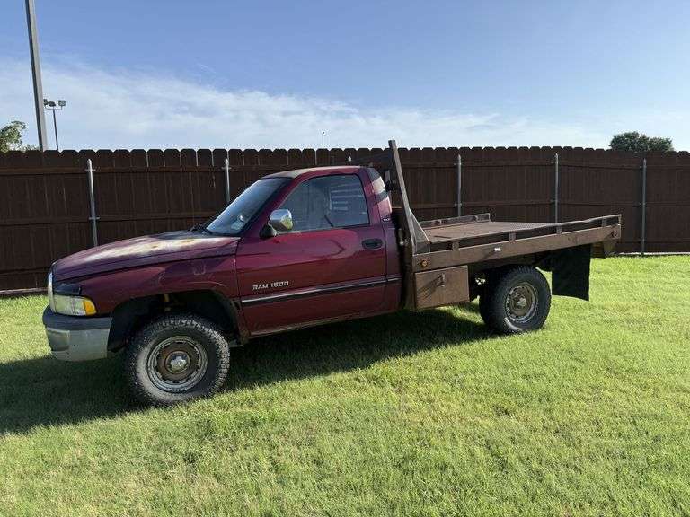 1995 Dodge Ram 1500, 4WD, Flatbed -- Great Work or Farm Truck!!! image